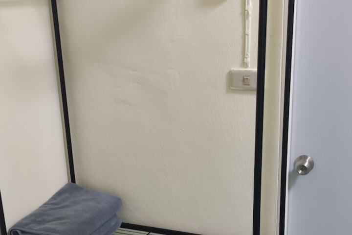 Room 4 of 20