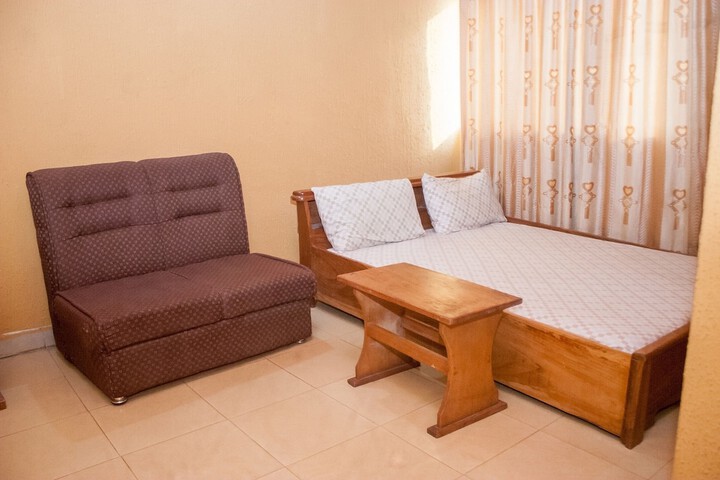 Room 4 of 20