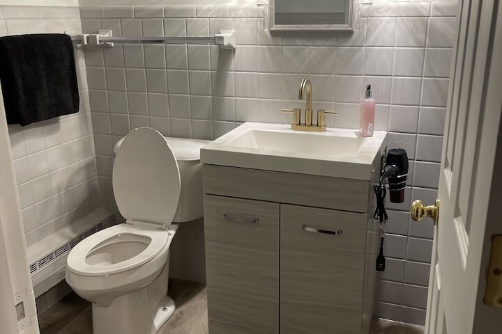 Room 4 of 20