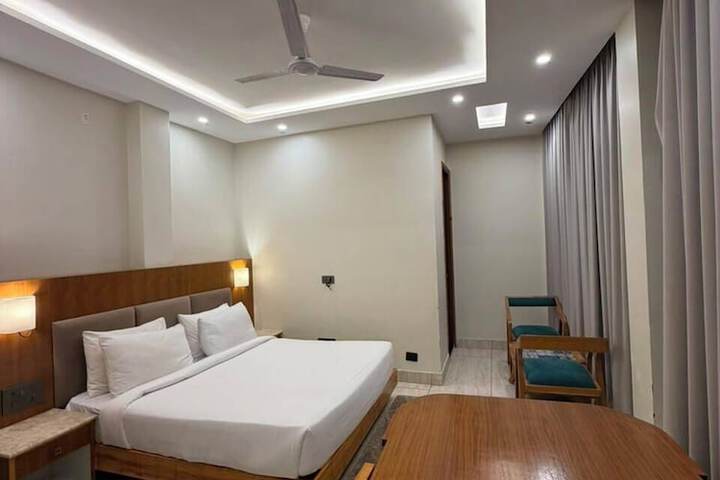 Room 67 of 144