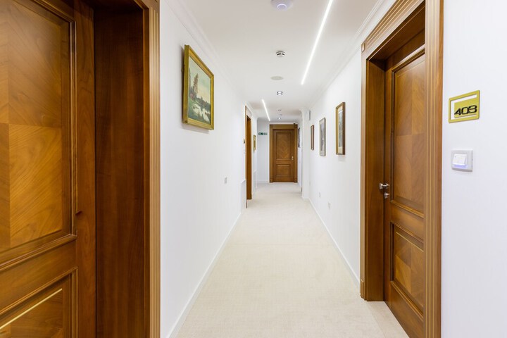 Ballroom/Hall 73 of 81