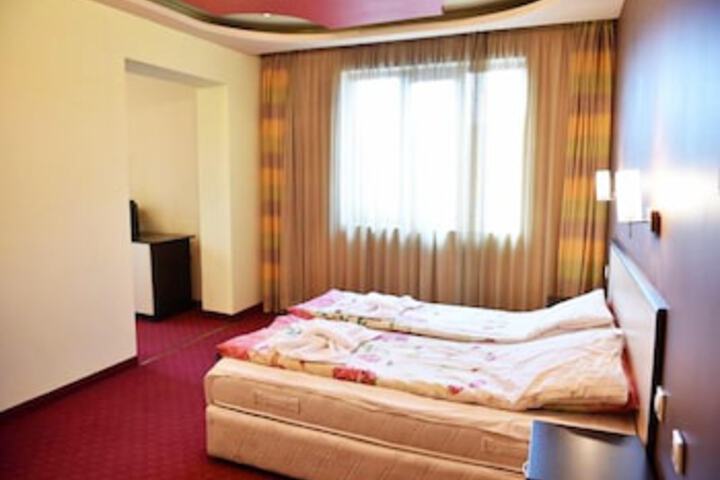 Room 5 of 11