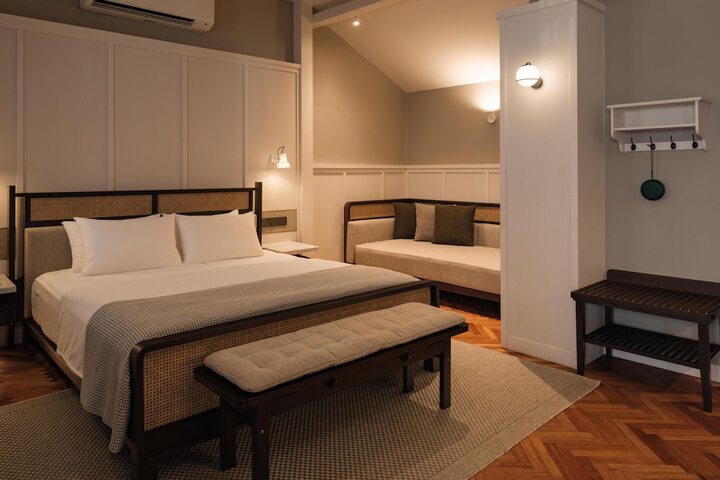 Room 14 of 43