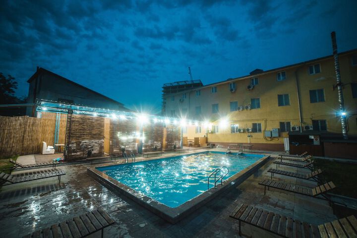 Pool 50 of 78