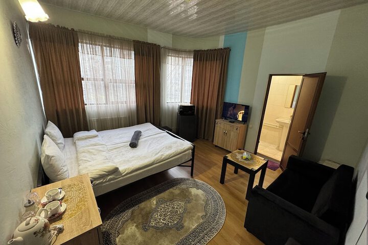 Room 12 of 32