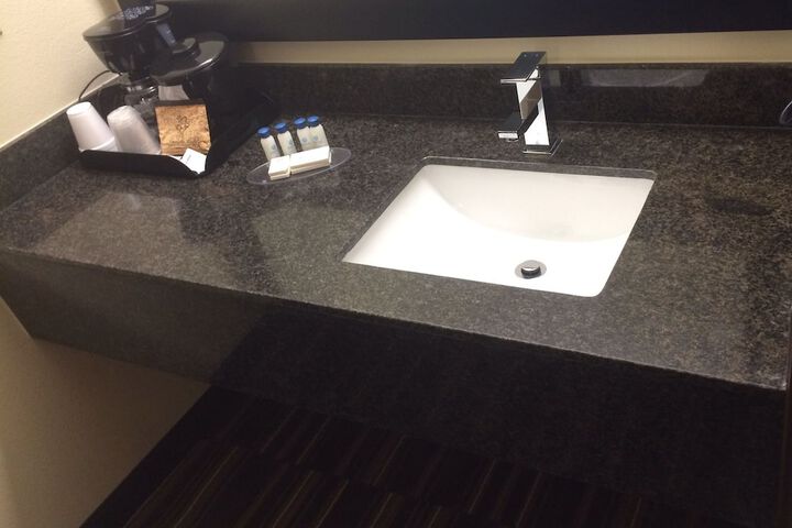 Bathroom sink