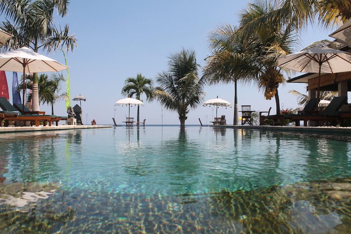 Hotel with Pool
