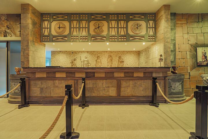 Hotel Interior 4 of 84