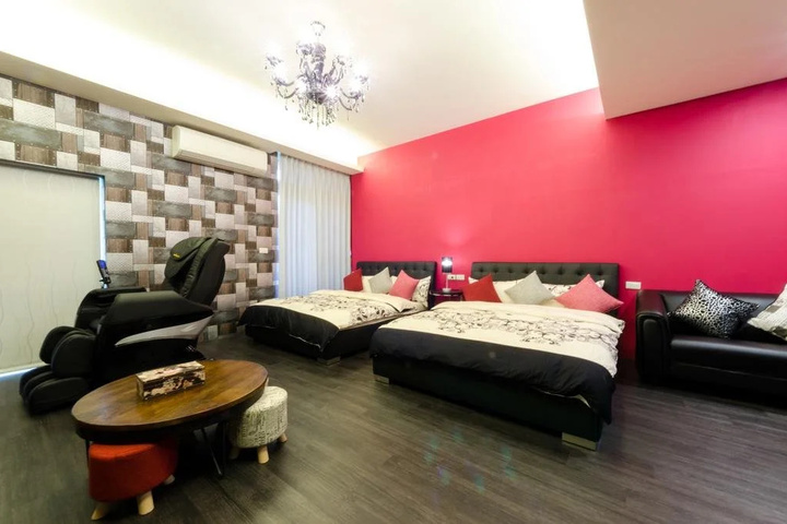 Room 3 of 17