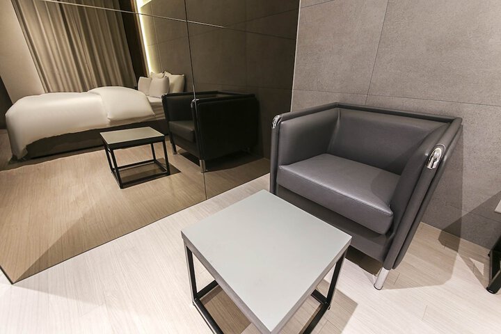 Room 5 of 29