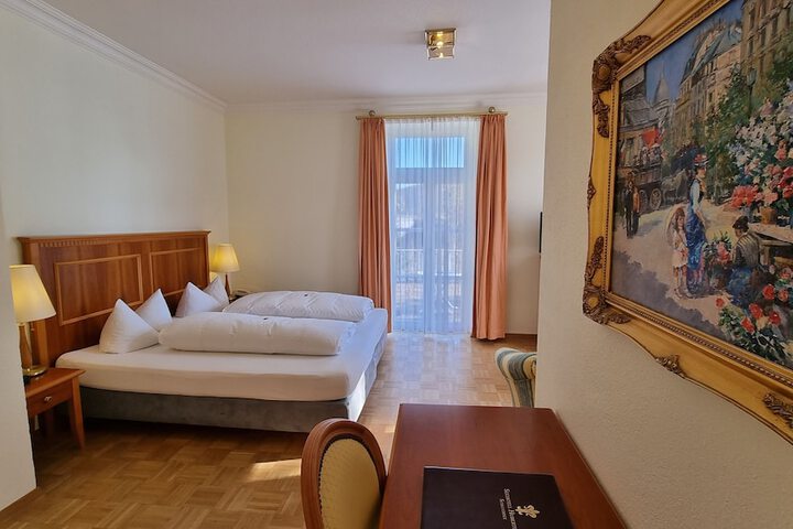 Room 16 of 79