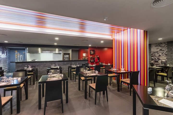 Dining 88 of 133
