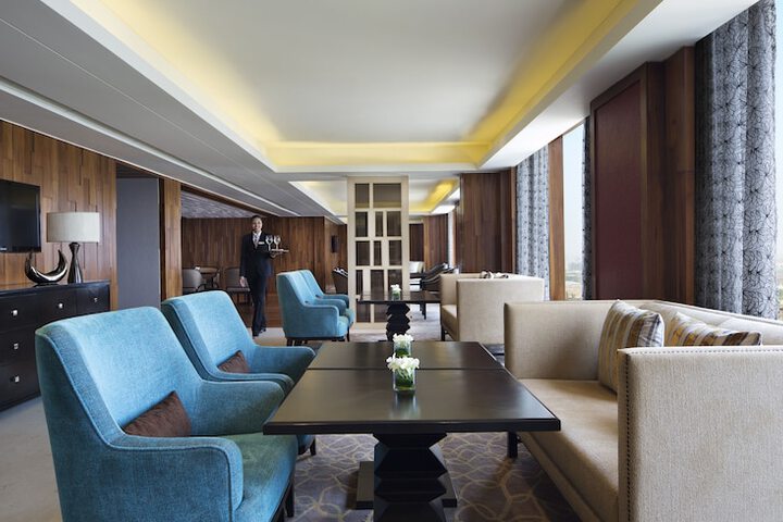Lounge 80 of 103