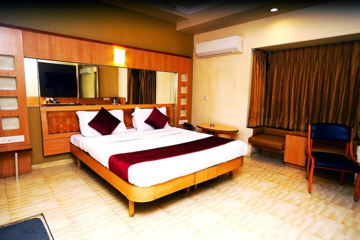 Room 2 of 19