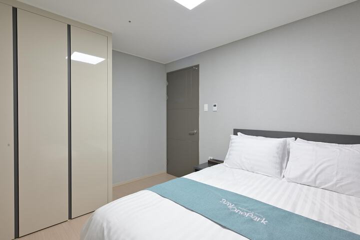 Room 9 of 36
