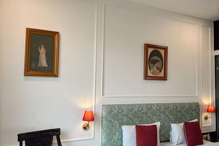 Room 4 of 49