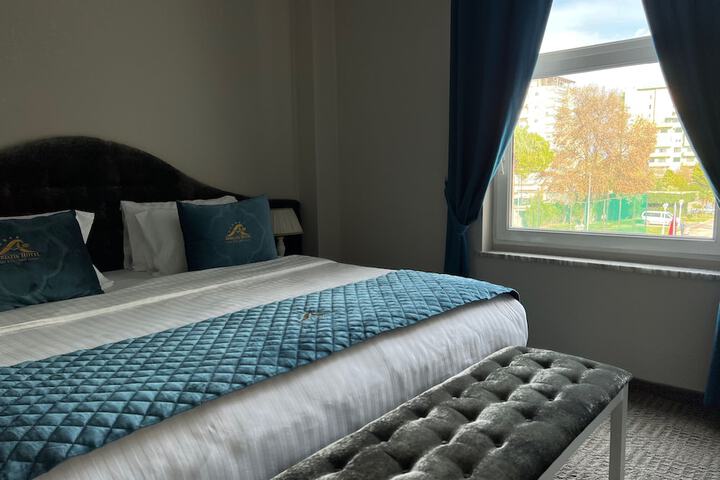 Room 45 of 164