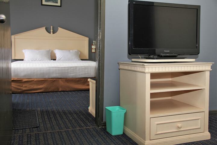 Room 10 of 15