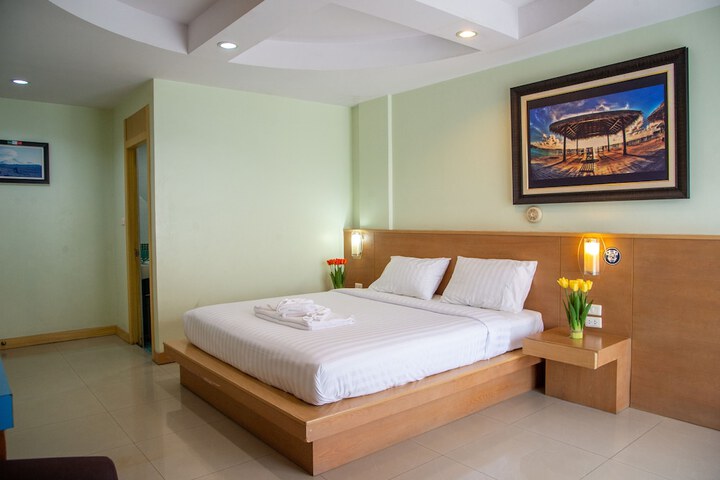 Room 16 of 29