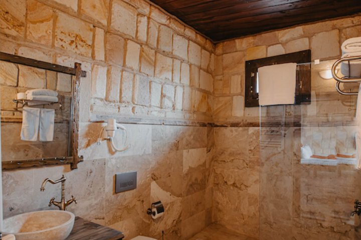 Room 42 of 61