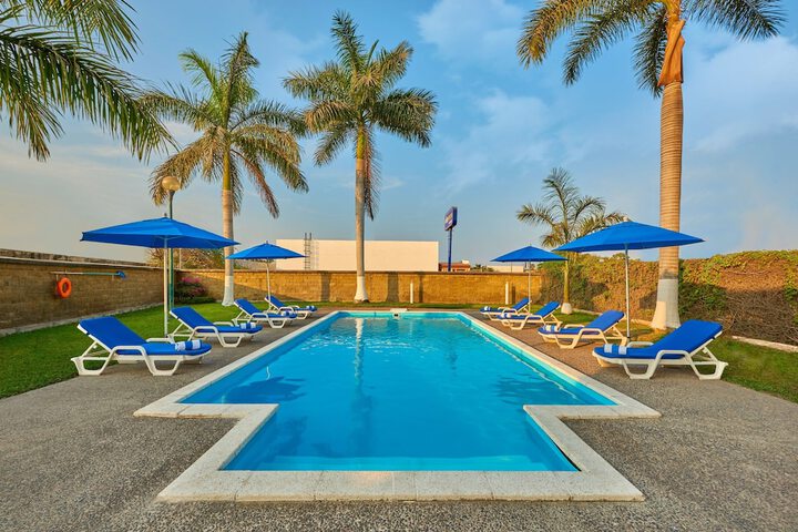 Pools & Facilities