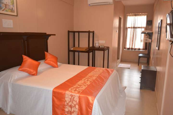 Room 29 of 37