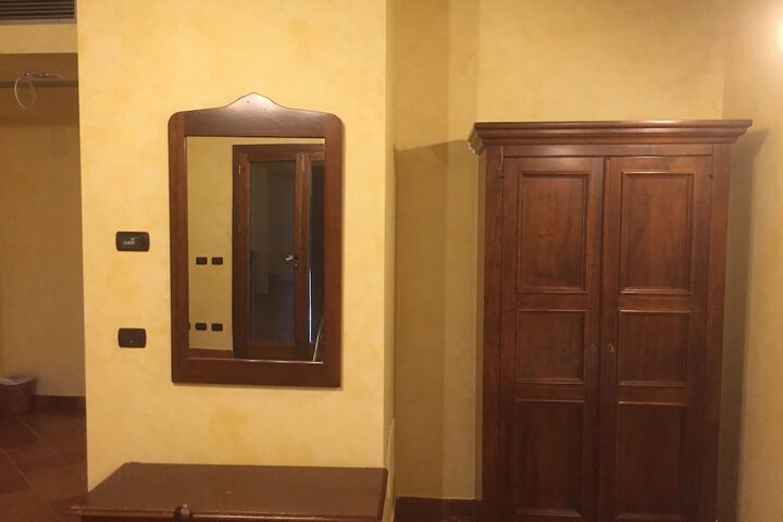Room 28 of 57