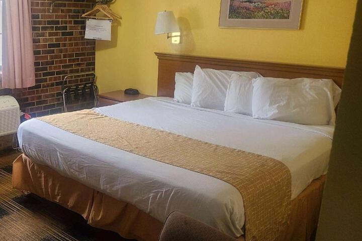 2 Double Beds (8 of 14)
