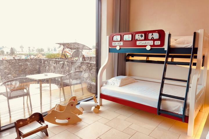 Room 3 of 83
