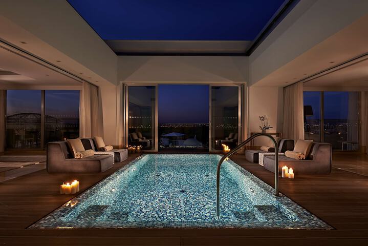 Pool 103 of 192