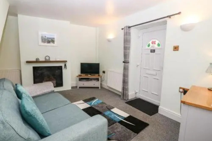 Room 5 of 11