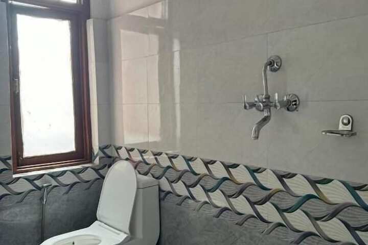 Room 42 of 61