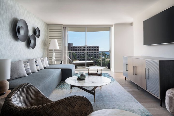Room 52 of 246