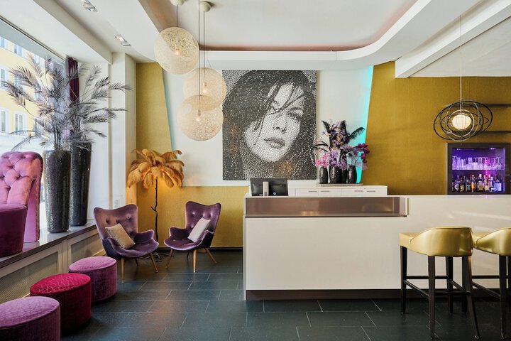 Guest Lobby