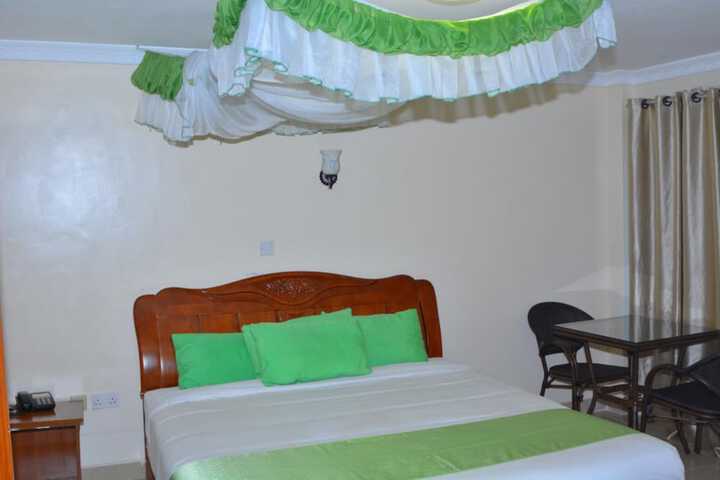 Room 32 of 47
