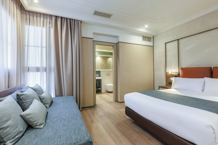 Room 14 of 103
