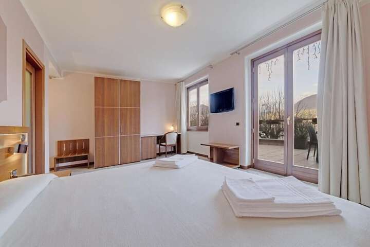 Room 8 of 29