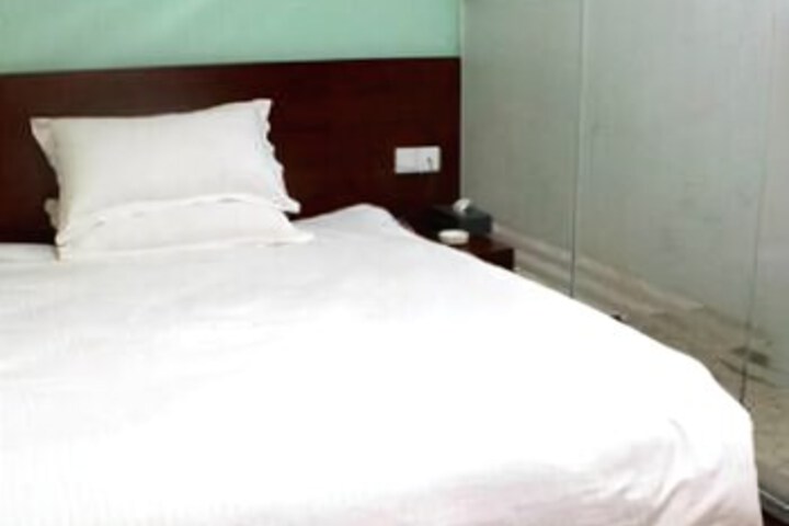 Room 6 of 7