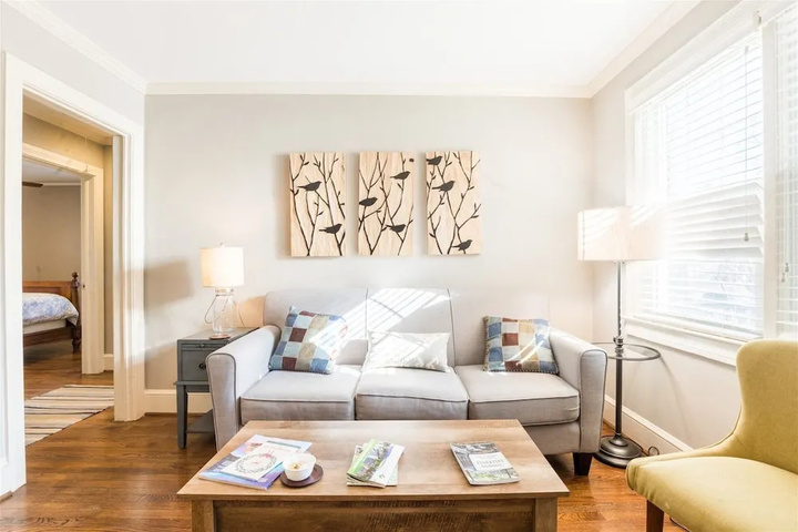 Image of Randall St. 202 / 204