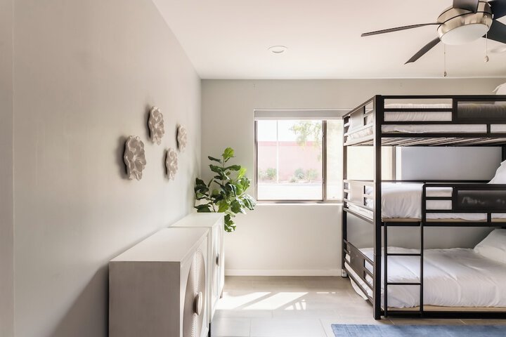Room 7 of 28