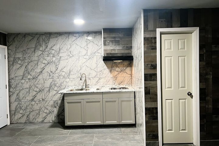 Room 4 of 11