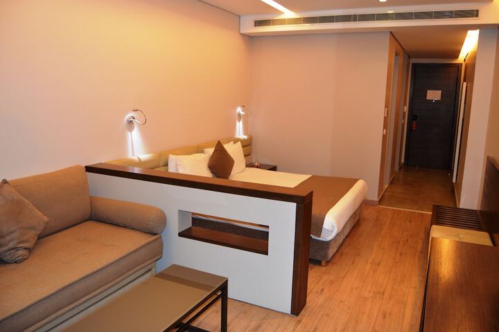 Room 45 of 128