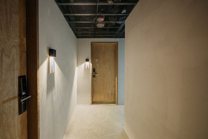 Ballroom/Hall 83 of 95
