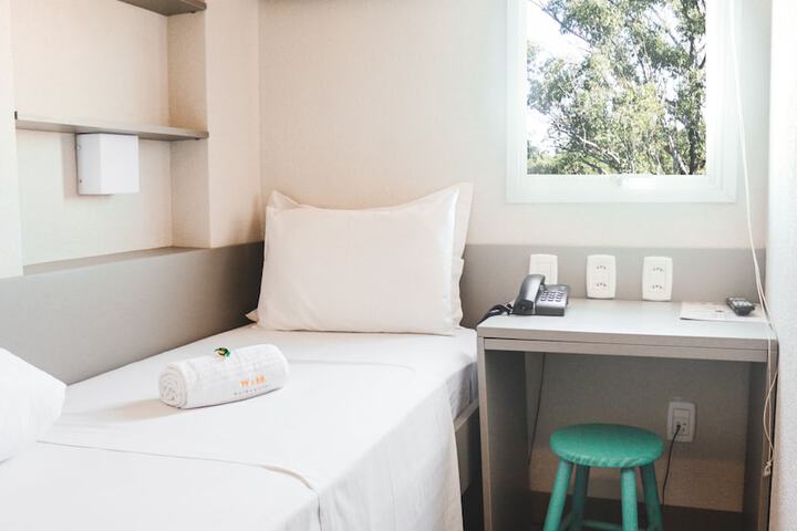 Room 8 of 39