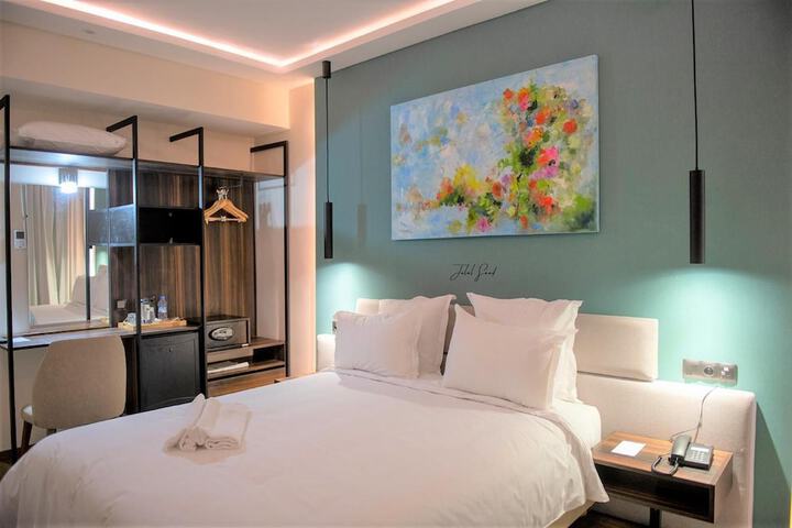 Room 15 of 53