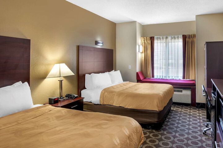 1 Queen Bed (5 of 22)