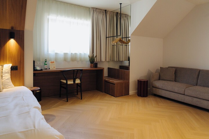 Room 16 of 59