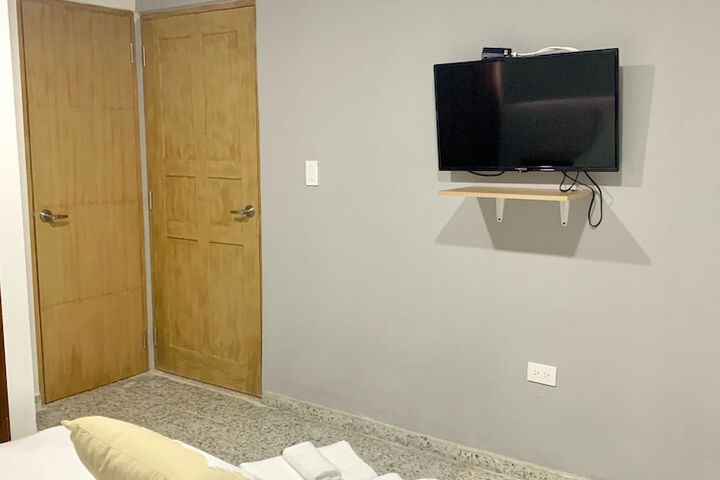 Room 7 of 18