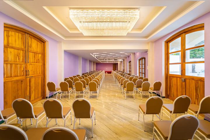 Ballroom/Hall 4 of 8