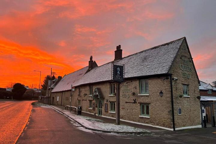 The Queens Head Inn